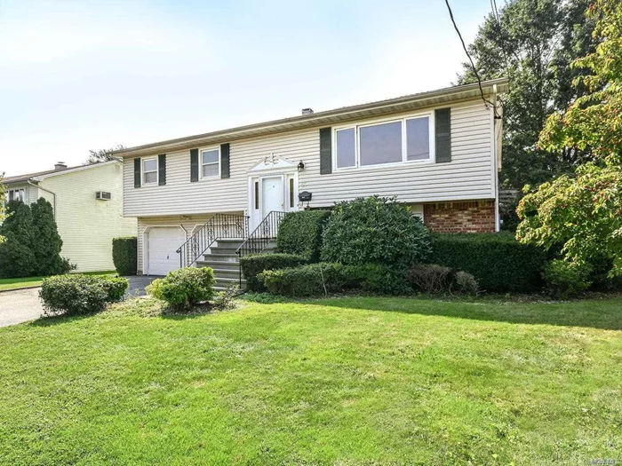 Freshly Painted Hi Ranch Featuring 4 Bedrooms 3 Bathrooms And Room For Extended Family. Large Private Back Yard. 2 Car Garage. North Shore Schools. Located In The Southridge Area Of Glen Cove.