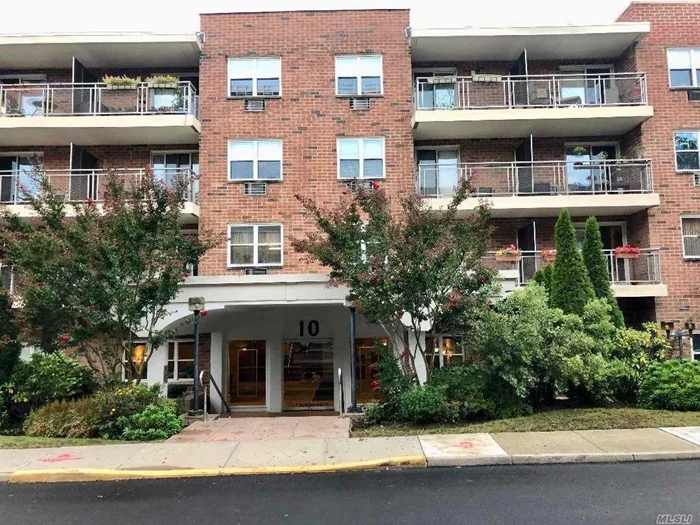 MOTIVATED SELLER!! Largest Unit In Ideally Located Building On Quiet, Private, Dead End Street. Rare Opportunity. Oversized Living Room and Huge Dining Room, Eat In Kitchen. Flexible Floor Plan Features Spacious Master Bedroom With Separate Bath, Two Additional Bedrooms, Second Full Bath Plus Guest Bath. Closets Galore, Terrace, Indoor Parking. Close To LIRR and Shopping. Saddle Rock Elementary. Residents Enjoy Great Neck Park District, Parkwood Pool & Tennis