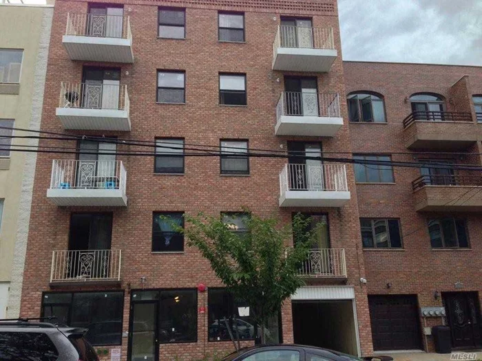 Large and Very spacious condo. This 3 Bedroom & 2 Bathroom unit with North and South terrace exposure. Approx 1100 sqft. 1 outdoor parking space is included.