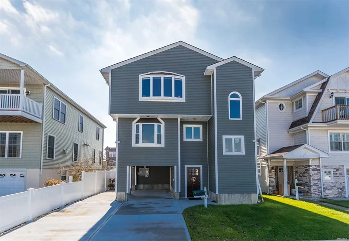 Brand new in a raised FEMA compliant house. 3 large bedrooms, 1 full bath, 1 half bath, wood floors throughout, beautiful kitchen, washer/dryer in unit, private entrance in a very nice 2 family house. Walking distance to the train, and close to all that Long Beach has to offer! Great apartment. Must see!!