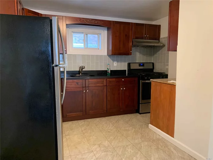 Easy to Show! Lockbox. Second-floor apartment: 4 Bedrooms, Kitchen Livingroom Combo, 2 Baths. Close to Manorhaven Park and Pool, Tennis, Basketball and Skate Courts. Inlet views of Beaches and Sunsets. Easy commute to NYC and Queens via Pt Washington Station and Bus