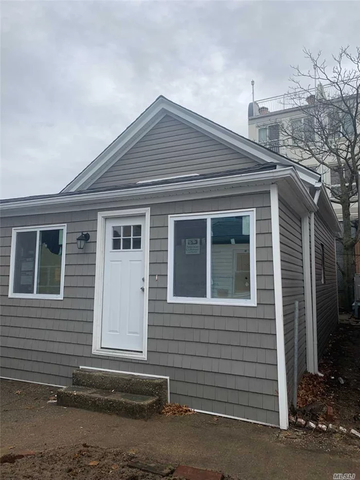 Detached 1 family, newly renovated. 2 bedrooms, full bath, living/dining room, kitchen , W+D . Stainless steel appliances, hard wood floors throughout. Attic for storage. Fenced property. Central AC + heat. Property has a great view of the water.