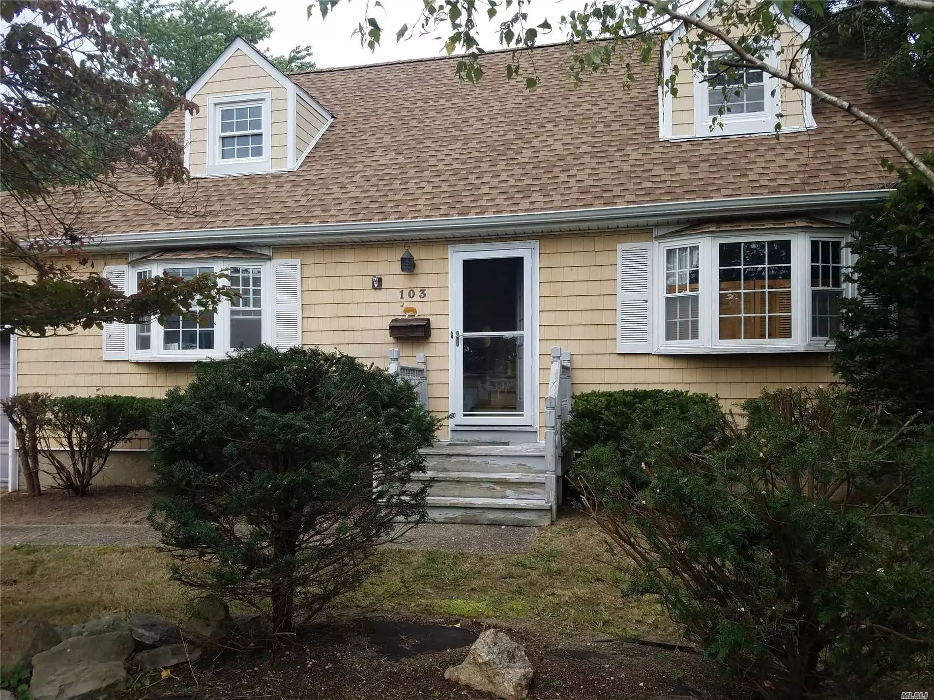 Spacious 1632 sq. ft. Center Hall Expanded Cape With Mother Daughter or Accessory Apartment Potential. Basement has OSE. Large Oversize Property. Fantastic Parks. Central To All Transportation, Shopping, Dining Etc. Don&rsquo;t Miss This Great Home. Investors welcome.