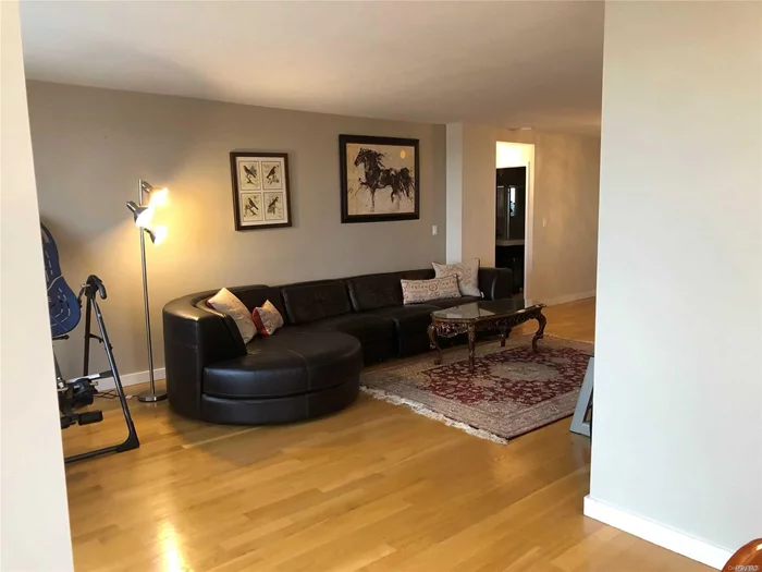 Beautifully renovated apt. with stunning bay and bridge views on high floor.  This is a Junior 4 (2 bedroom) that has been modified to a spacious one bedroom with an open and large eat in kitchen. Restoring the walls to revert back to a 2 bedroom is a minor renovation. Large terrace. wood floors. Luxury co-op with private parking, pool, 24 hr. doorman and health club. Across the street from Oakland Lake. Close to public transport, shop and dine. Maintenance includes electricity.