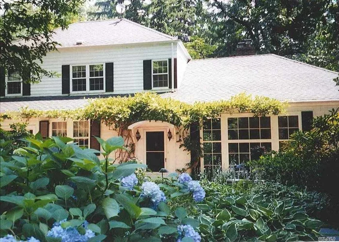 Totally Restored Country Home On 2 Acres, Great New Kitchen, CAC, With Pool And Tennis Court in Lattingtown Harbor, Private Beach To Residents