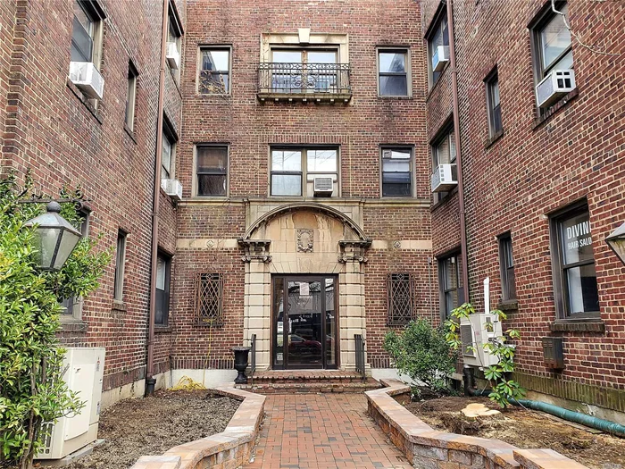 apartment facing Bond street-3 min walk to great neck train. Parking in municipality parking w resident sticker Tenant pays application fee and commission Elevator bldg