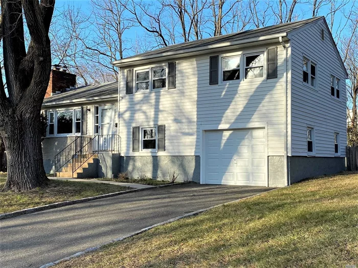 MUST SEE, Great Space and Yard in Historic Oyster Bay,  A comfortable, spacious house-- bright & inviting..  New Floors, Carpet, Paint, Bright Attractive Kitchen. Near Schools, Library, Waterfront, Parks, beaches, and Restaurants.  Be there for Oyster Fest, Classic Cruise Night & other local activities