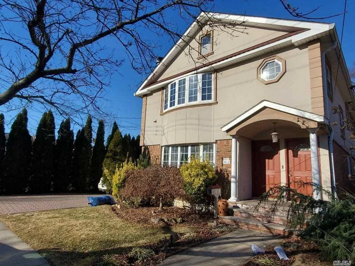 large apartment , 4 side windows