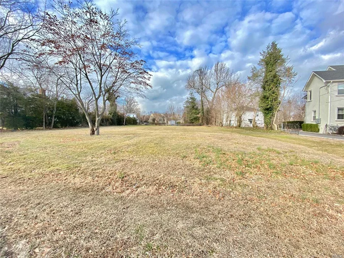 This Rare Opportunity To Build At Least 4560 Sq Ft Home w Full Basement On 1/3 Acre Flat Property. Previous House Has Been Demolished & Approved Plans of Center Hall Colonial (but Expired!) Near Shops, Parks & Transportation. Minutes to Parkwood Complex w/ Olympic pool, Baby Pool & Lazy River, Tennis Courts & Winter Ice Skating.