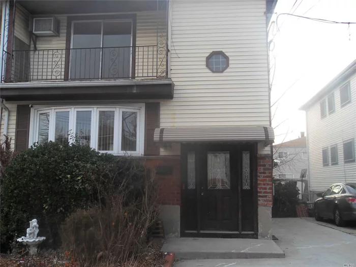 Spacious 3 bedroom and 1.5 bathroom apartment on 2nd floor of 2 family home in Rosedale.
