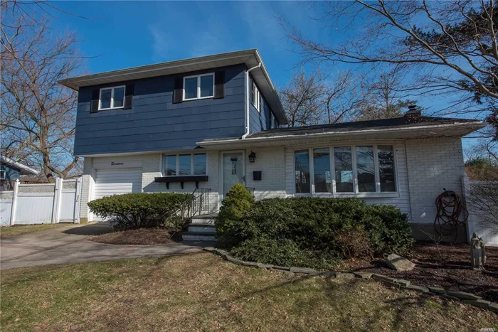 Welcome Home! Spacious And Updated Colonial On Huge Park Like Property. Lr/Dr W/Vaulted Ceilings & Wood Burning Fireplace, Kitchen W/Island & Double Oven, 2 New Full Baths, Hardwood Floors Throughout, Bluetooth IG Sprinklers.