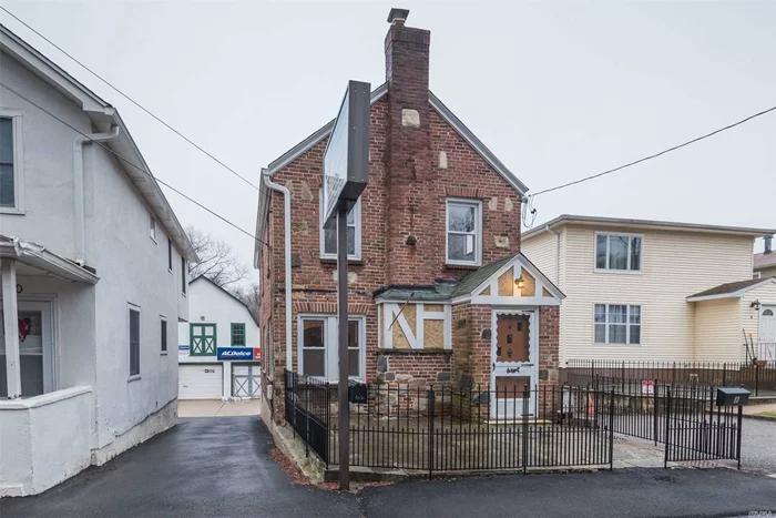 Spacious Whole House Rental Located in Oyster Bay. This home offers 3 Bedrooms 1.5 Baths, Living Room, Dining Room, Eat In Kitchen, newly pained basement and a laundry room!