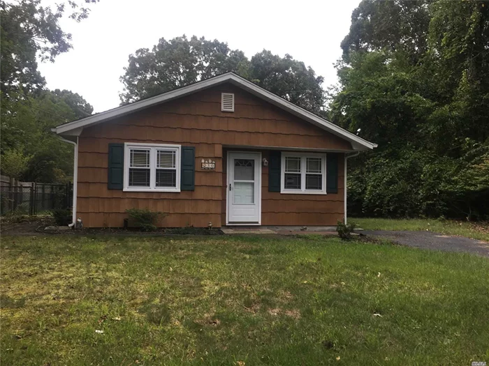 Ranch featuring 3 Bedrooms, Living Room, Large Eat in Kitchen, Full Bath w/wsher and dryer and Attic for Storage. Freshly Painted. Commute with Ease to all Major Highways and Beach. Close to Shopping, Dining and Transportation.