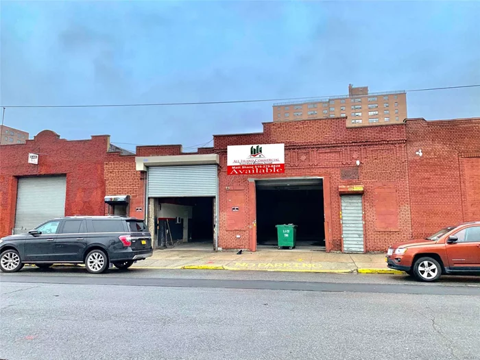 Calling All Investors, Developers & Warehouse End-Users!!! 5, 000 Sqft. Sqft Warehouse For Sale Zoned M1-4 Light Manufacturing Hi-Perf.!!! The Property Features 3 Phase Power, High 15&rsquo; Ceilings, 2 Large Roll-Up Doors, Great Exposure, +++!!! The Property Is Also Available For Lease For $12, 000 Per Month NNN.
