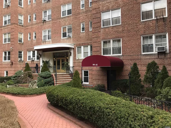 Cozy 1 bedroom apartment in Heart of Rego Park. On 2nd floor. 2 blocks from 63rd train station.