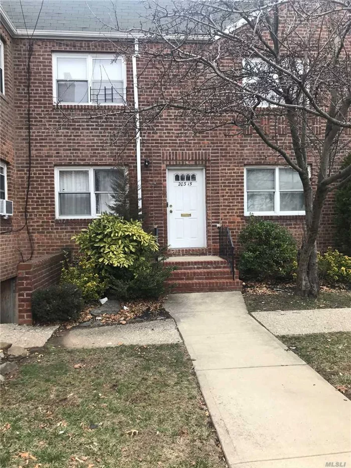 PEAR TREE GARDENS (AKA) 35TH AVE, BAYSIDE INC. SPACIOUS 2 BR CO-OP WITH 2 CAR GARAGE OWNERSHIP. PET FRIENDLY, WASHER/DRYER IN UNIT, 2ND FLOOR, CLOSE TO BUS, SHOPS, SCHOOLS (SD#26)