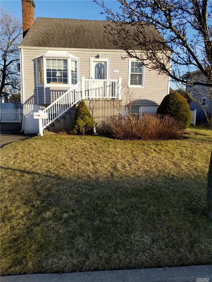 Great Starter or investment home.Cape in the desirable Barnum Isle Section of Island Park.Wood burning fireplace, Hardwood floors .Needs updating & some TLC.Priced to Sell.Low taxes. Flood insurance $757 with 100K contents.Sold in as is condition