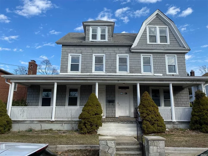 Spacious 5 BR, 2 Bath rental near the town dock and main street. Bright sunlight renovated rooms encompassing both the 2nd and third floors. New Appliances on route prior to tenant moving in.