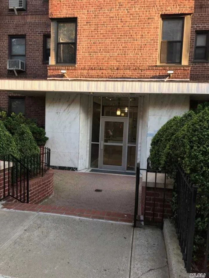 Well Priced 1 Bedroom Co-op convenient to subway, schools and shopping.