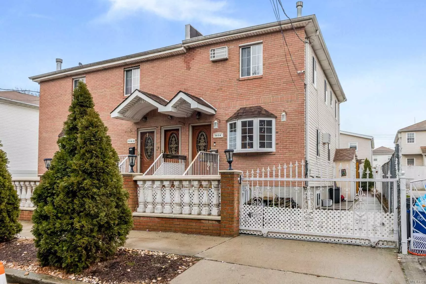Well Maintained 12 Years Young, Semi-Detached Home. Located On A Quiet Cul-De-Sac. Granite Kitchen, Updated Bathrooms&Wood Floors Throughout. Full Finished Basement w/ Full Bathroom and Walk Out OSE&rsquo;s. Entertainers Backyard and Private Driveway. MUST See This Updated Home, Also Good For Investors!