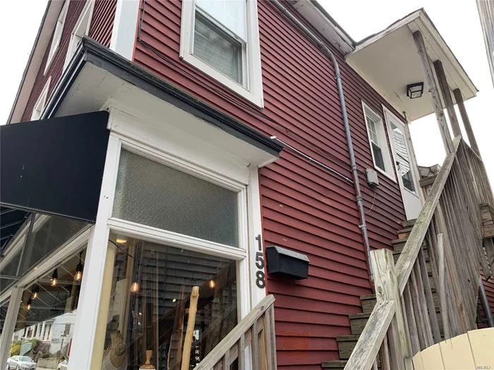 Unit tenant occupied, must be shown w 24 hour notice. Unit will be Freshly Painted and Professionally Cleaned prior to New Tenant Move In. Second Floor Walk Up.