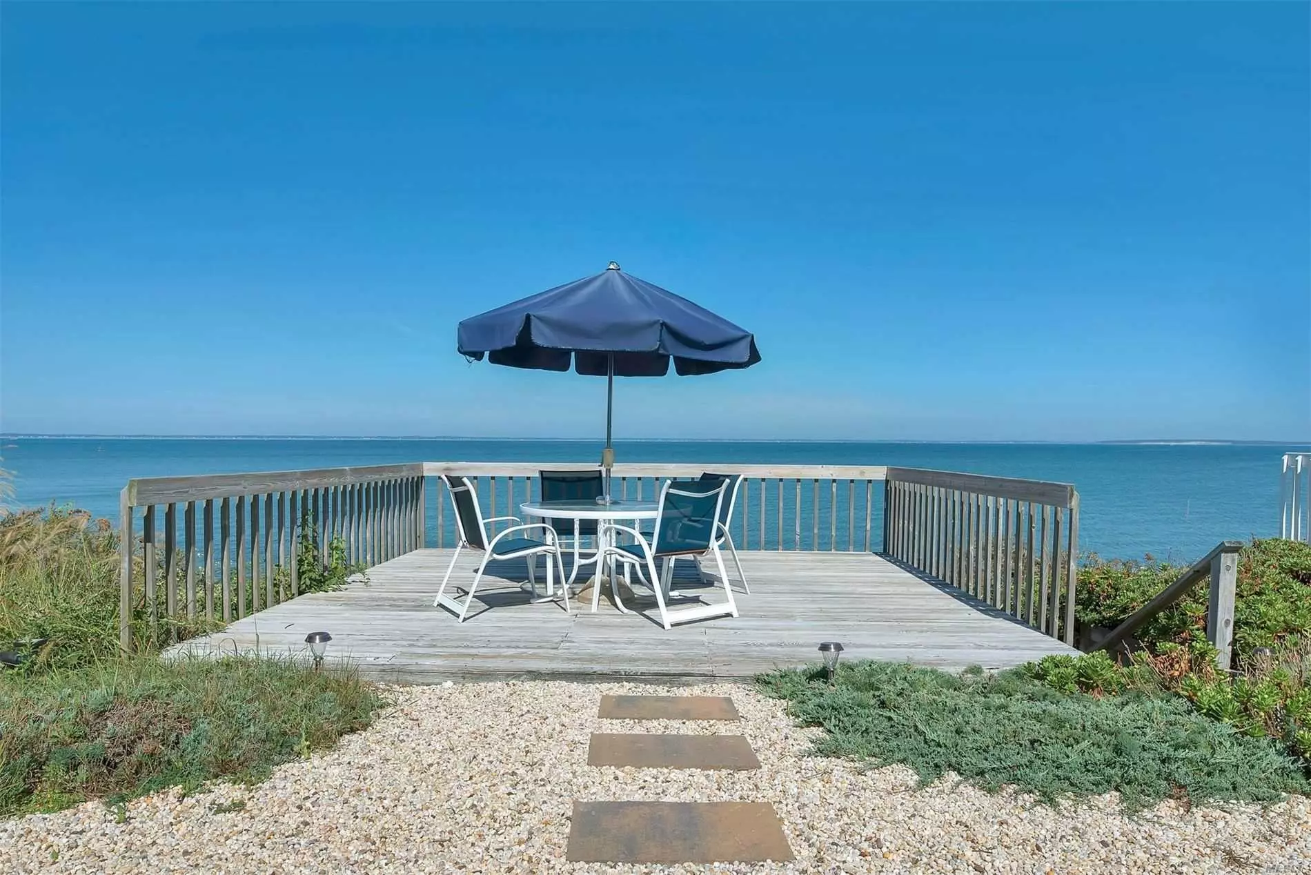 Waterfront beauty on Peconic Bay. Perfect summer retreat. Great for all of your water toys. Close to Meschutt Beach. Amazing sunsets.