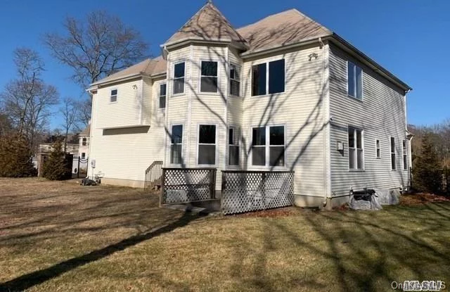 This Large Colonial Is Looking For It&rsquo;s Next Owners! Desirable Location At The End Of The Cul De Sac! This Homes Features 4 Bedrooms, 2.5 Bathrooms, Full Unfinished Basement & Huge Backyard! This Property Has It All & You Won&rsquo;t Want To Miss It, Call Today To See Before It Goes!