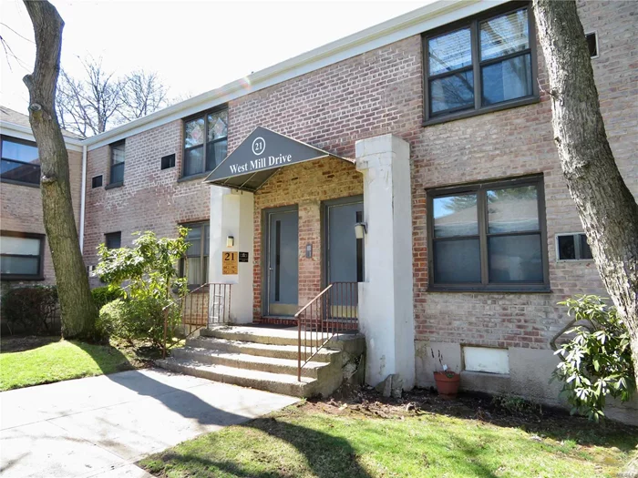 Bright 2Bedroom units on the 2nd Floor, Very quiet location, Can choose Great Neck South or North School, Deeded parking lot ($39.60/mo fee ) Pet friendly, Move-in condition, Just 3 minutes from LIRR and all shopping, Children playground, Basket ball court, Dog run and community room.?Price for quick sale! SHOWINGS PROHIBITED AT THIS TIME, ONLY VIRTUAL TOUR IS AVAILABLE. A LINK can be sent to you via request, please contact listing agent for more info.