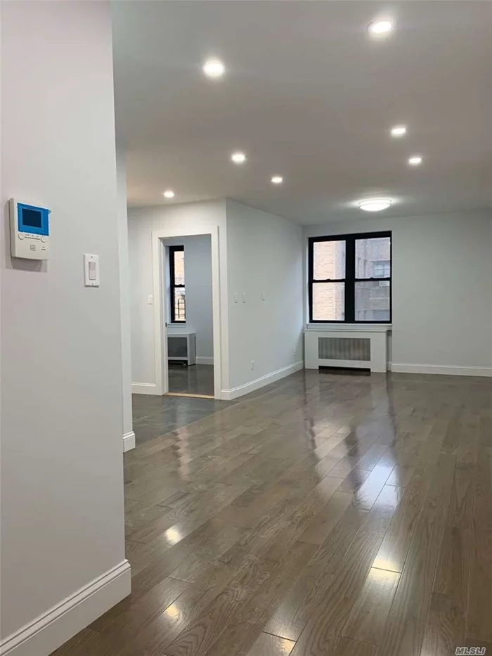 Premium location in Elmhurst. New renovation with new wood floor, granite counter top, stainless steel appliances Tenant pays for electric , cooking gas. Required income check (3X Vs. rent), 700 or above credit score, fully background check, no pets