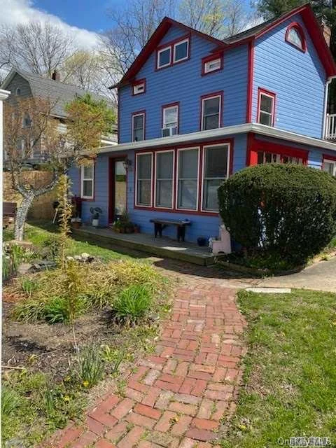 Adorable recently updated 3 bedroom 2 bath cottage with private driveway and garage. Large deck off of the living room is the perfect spot to watch the sunset. close to beach and all of the amenities that Glen Cove has to offer. New appliances, flooring, washer, and annual spring cleaning provided by landlord.