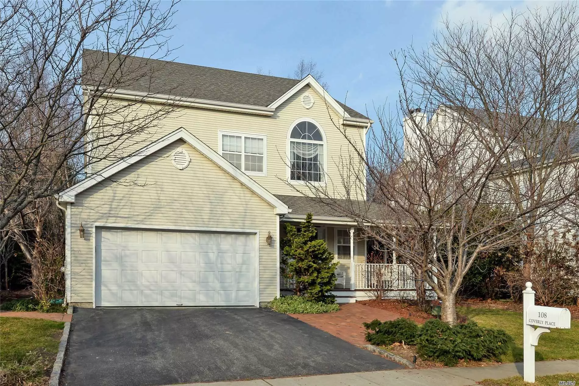 Amazing Opportunity! Highly Motivated Seller! Price Dropped $50K!! Prime midblock located Bennington 4 Bed/ 2.55 Bath Colonial in Full Amenity Gated Community, Granite and White EIK, 9 Ft Ceilings, Wood Flrs, Custom Millwork and Moldings, Full Finished Basement w/ Granite Bar, 2nd Fam Rm, LR w/ WBF. IGS, 200Amp. Grand Foyer, Huge Master w/ Tray Ceiling WIC&rsquo;s and Spa Sized Bath, Wrap Around Front Porch, Paver Patio and Built in BBQ, Wired for Surround Sound in/out,  An opportunity too good to pass up!