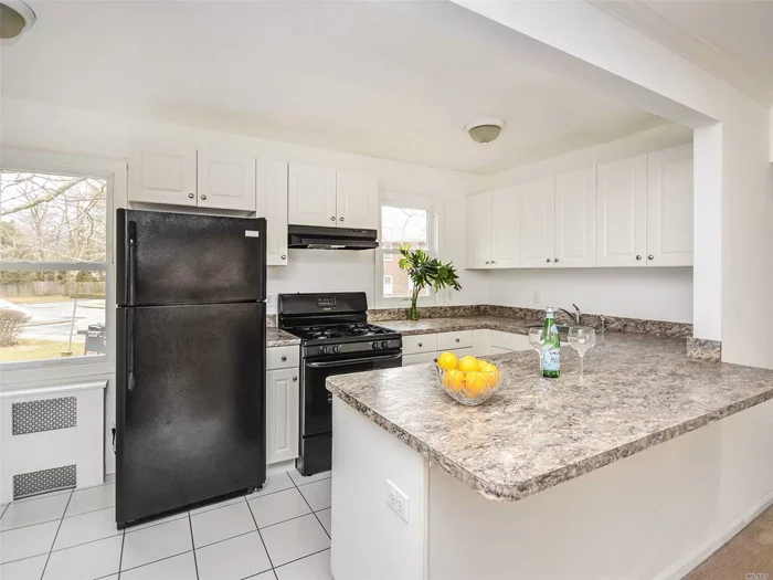 This is a sunfilled open floorplan with 2 bedrooms and 1 bath. There is a common laundry room on premise . Heat is included. Located close to beaches and parks. Pictures are not actual Unit.