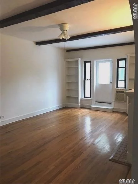 Wonderful large PH 2 bedroom apt with large living room/DR Pvt. Balcony with lg outdoor space lots of light and renovated EIK close to everything. Choice of either Great Neck South or Great Neck North Schools. Tenant may choice school. tenant responsible for paying Broker fee 12% of years rent