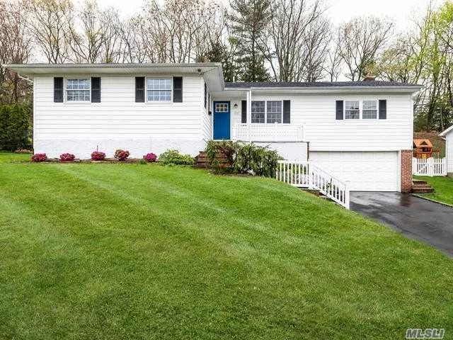 Completely renovated 4 br, 3.5 bath Ranch in Sagamore Estates section of East Norwich. Refinished hardwood floors throughout. All new kitchen and baths.IMMEDIATE OCCUPANCYTaxes are under $10k. Partial finished basement can be used for play room or home gym. Separate Laundry room with extra sink. Gas fuel and Central AC. Close to schools, shopping and major roads. OB-EN school district.