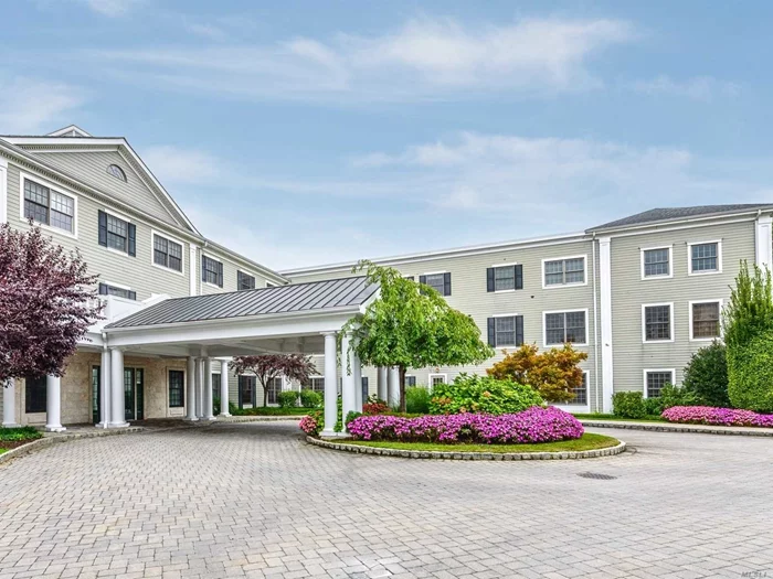 Roslyn. One bedroom, one bath unit in luxury 55+ rental community on beautiful Roslyn Harbor. 24 hour doorman, washer/dryer in unit, outdoor heated pool, indoor parking spot, fitness center and community room. All conveniently located to town, shopping, major highways and Long Island Railroad. Virtual Tour https://www.tourfactory.com/2073586