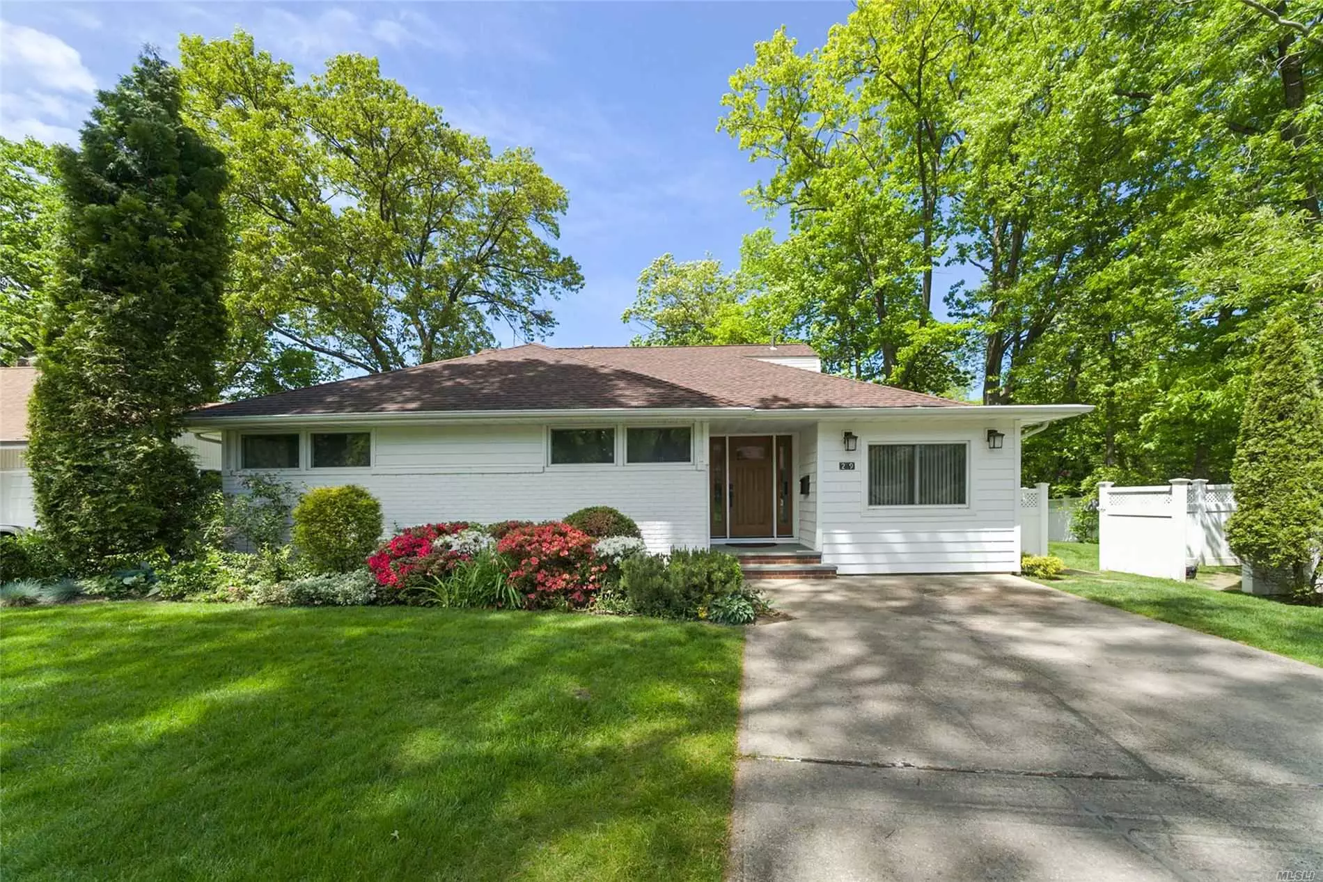 Beautifully renovated home in the desirable Village of Thomaston.This spacious home includes a beautiful formal living room with fireplace, dining room, den and top-of-the-line kitchen. The Master Suite and 2 additional beds with full bath on 1st floor. Two beds and Full Bath Upstairs. Optional Zone 6th Grade or South Schools.Minutes to the LIRR and buses. Please View the Virtual Tour Video