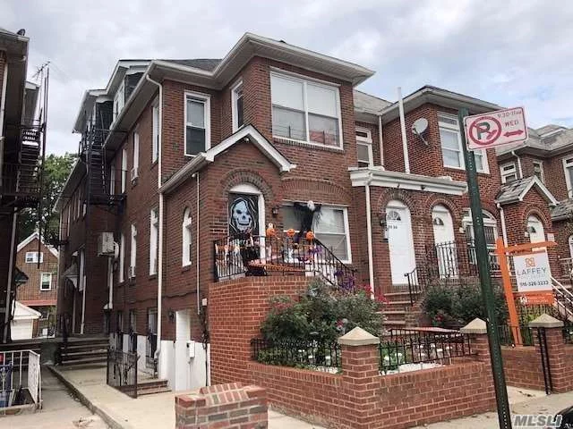 Updated In 2016 (400K In Renovations) Unique 5 Family In The Heart Of Jackson Heights, 22x70 Bldg Size. Next to Business District, Shopping, Transportation And Schools, Good For Owner/Investor. Location! Location! Location!