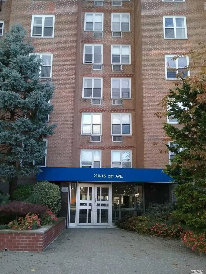 Oversize 1 Bed / Junior 4, *** 1 BONUS ROOM ***, Closets Galore ! Located In The Heart of Bay Terrace Area. maintenance Includes Electric, Gas, Heat, Re Tax and Water. Convenient To Shopping, Transportation and All Major Highways!