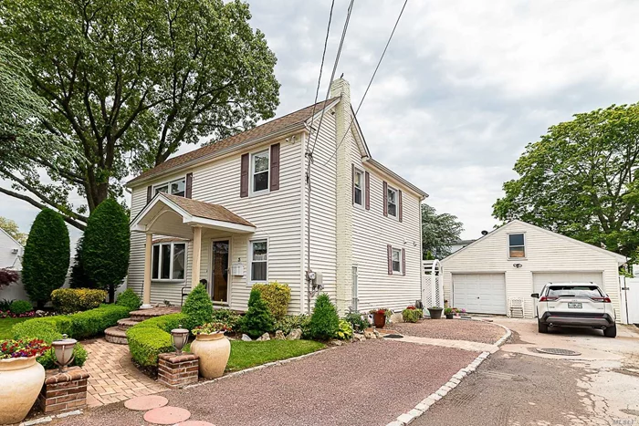 3 bedroom 2 bath colonial home located at the end of a private dead end street facing the desirable Inwood country club houme is on a over sized lot with low taxes and not in a flood zone