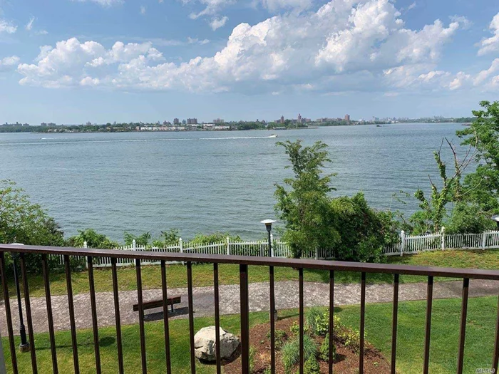 College Point 3 Bedroom 2 Bath condo with water view. Living room with tall ceiling and skylights. Master Suite with Full Bathroom. Balcony with unobstructed view of College Point Reef/East River.