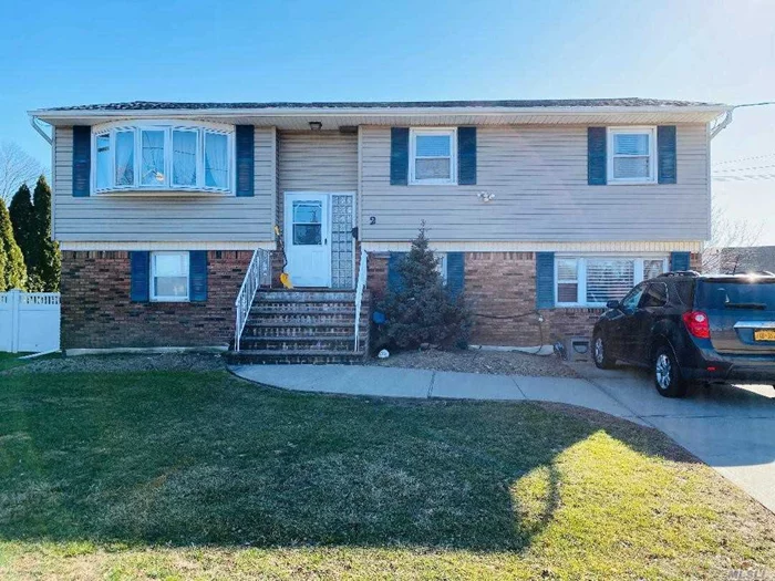 Lovely 6 BR Hi-Ranch In Plainedge School District. Huge EIK With Granite and Stainless Appliances. Possible M/D (Proper Permits Required). Large Backyard W/Deck.
