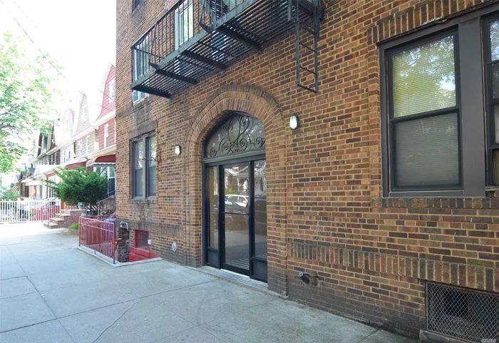 Fully Renovated Apt, Wood Floor, Convenient To Subway #A Train Station.