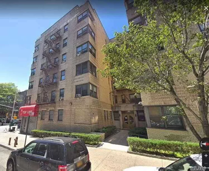 Elmhurst Studio Condo In Elevator Building. Window In Every Room. Many Closets. Common Charge Include Heat And Water. One Block from M/R Train Station. Minutes From No. 7 Train. Near Supermarket, Pharmacy, Banks, Bakery, Shops, Parks, Playground and More.