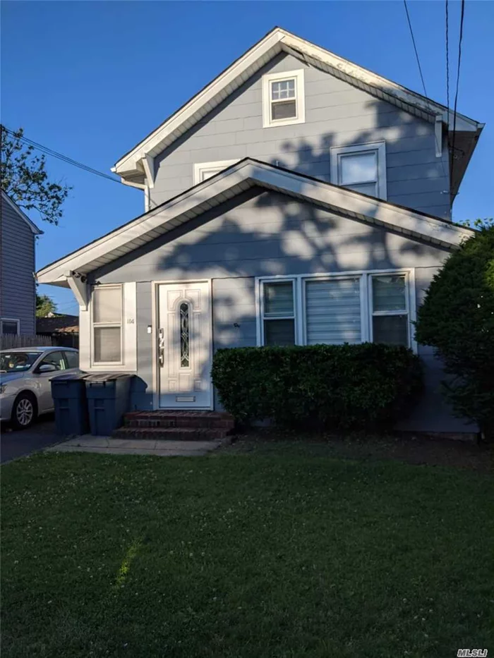 lovely 4 bed 2 bath 2 bath totally renovated colonial in the heart of Inwood every room has a ductless unit brand new kosher kitchen with stainless steel appliances 4 car garage not in a fllood low taxes !!!!