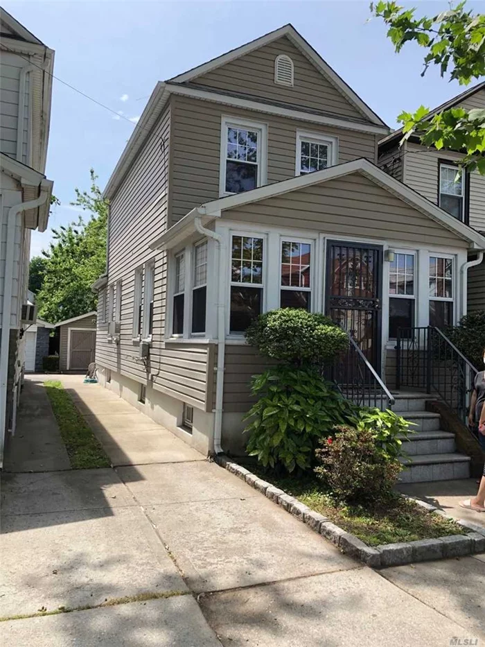 Bayside 2-bed and 1.5 bath detached house is located half a block from Northern Blvd with restaurants, coffee houses, banks, pharmacy, hotel & conference center, parks, Cross Island Parkway and more. School District 26.