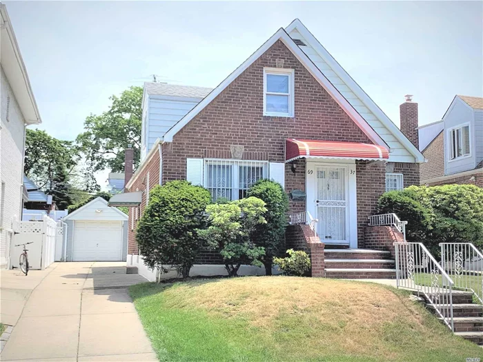 Fresh Meadows centrally located 4 bedrooms 2 full bath home for sale. Situated on a 40 x 100 property with a 25 x 39 building size. First floor offers Living Rm, Kit, 2 bedrooms & Bath. Second floor offer 2 bedrooms & full bath. Fully Finished basement. Top School District 26!!!