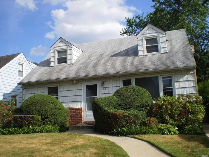 This is a ice first floor apartment. Three bedrooms, 1 bath, dining room, living room, Eat-in kitchen, half finished basement with washer, dryer. Two parking spots in driveway, backyard goes with first floor.