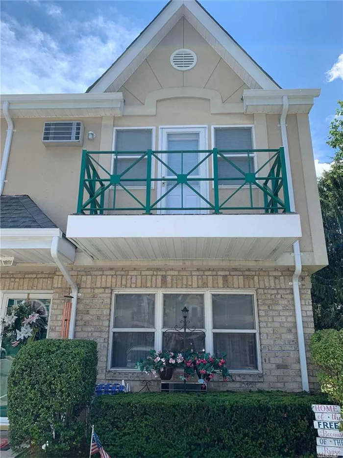 Desirable End unit on the 2nd floor. This unit gets great light and has a view of the Gazebo. Balcony off of the living room, washer & dryer in the unit. Assigned parking at front door and plenty of guest parking 15 steps away.