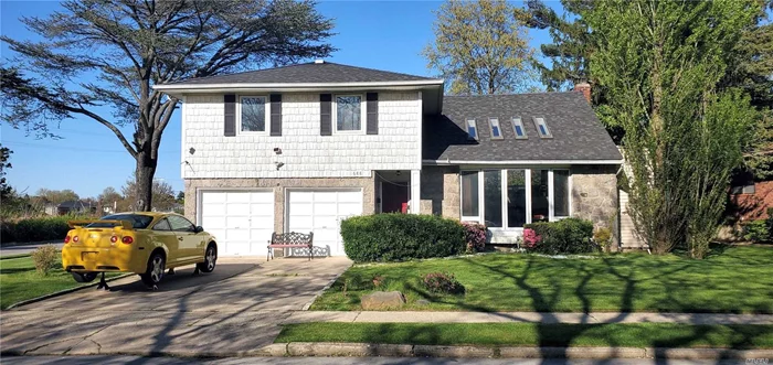 Great Home, Corner Property W/Waterviews, Bright & Sunny, EIK, Formal Dining Room, LR W/Vaulted Ceilings & 4 Skylights, MBR W/Fbth + 3 Closets & Waterview, Den W/Slider To A Magnificent Yard, Lot Size 79x101, CAC, New Roof, IGS, Finished Basement, Upgraded Electrical Panel.