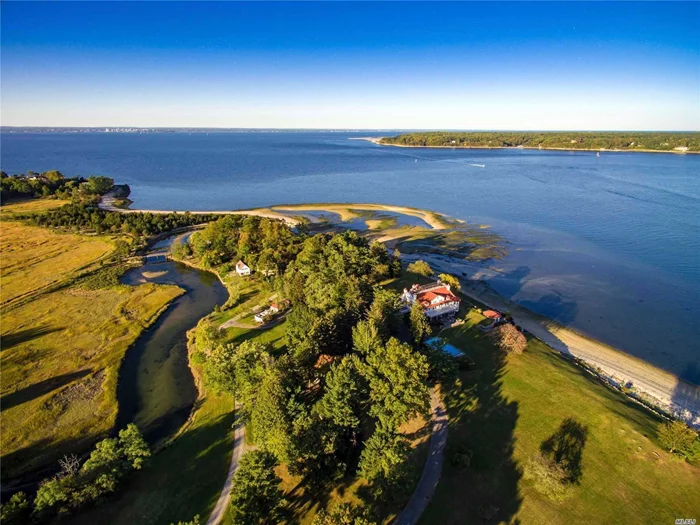 Impeccably Maintained 2 Story Traditional House Overlooking Ocean Estuary And Surrounded By 100 Acre Wild Bird Sanctuary Situated On A 30 Acre Gold Coast Estate With Private Sandy Beach. All Bedrooms Are On The 2nd Floor. Large Patio With Permanent Awning And Lovely Views.